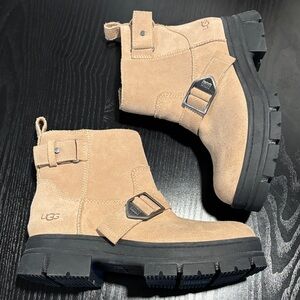 UGG Tan Suede Lug-Sole Ankle Boots with Buckle US 9.5 women
